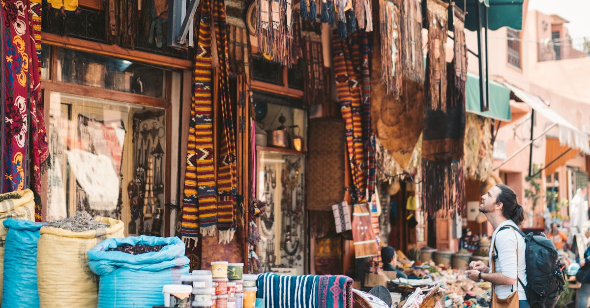 What is the history of the Moroccan rug?